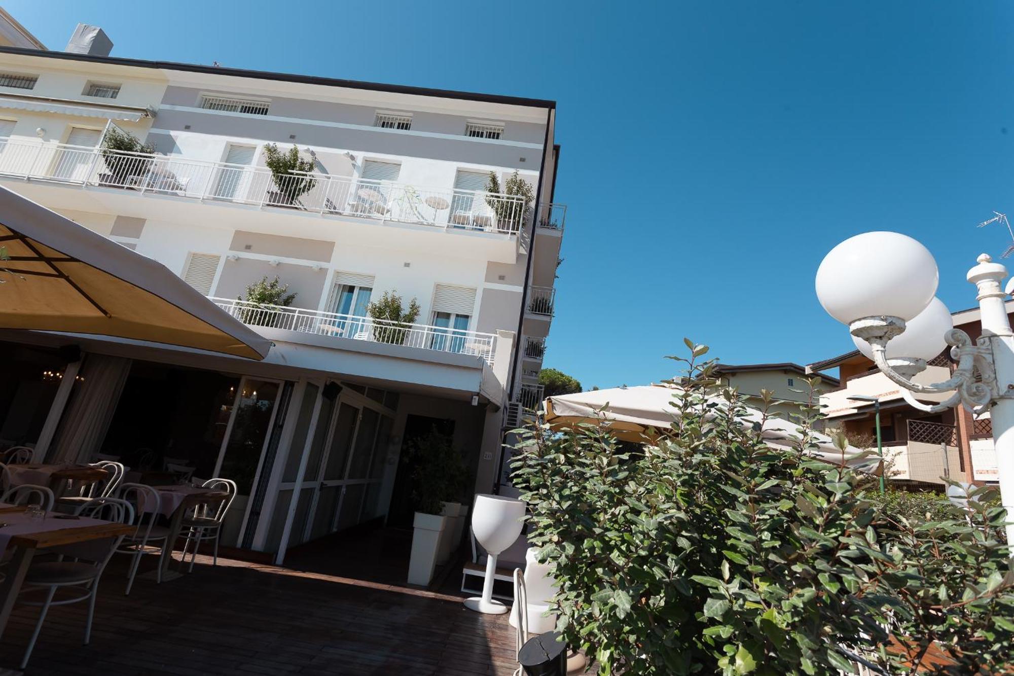 קרביה Hotel Ronchi מראה חיצוני תמונה